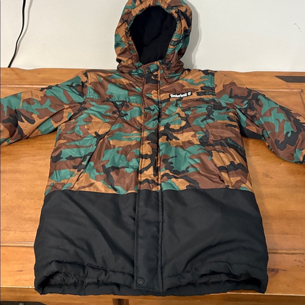 Timberland Kids Green and Brown Camouflage Puffer Jacket Size Large - Picture 6 of 10